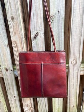 Wilsons Leather Shoulder Bag in Reddish Leather
